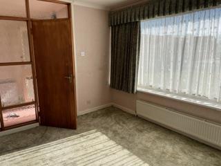 Sitting/dining room