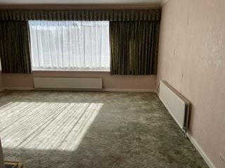 Sitting/dining room