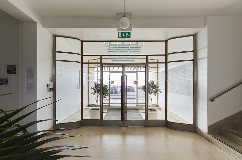 810 - TMH Embassy Court-136.jpg