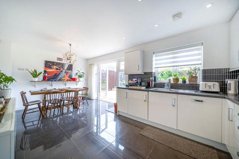 undefined, Bateson Drive, Watford WD25