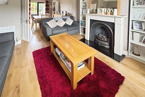 4 bedroom semi-detached house to rent, Elgin Avenue, Ashford, Surrey, TW15