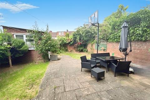 4 bedroom semi-detached house to rent, Elgin Avenue, Ashford, Surrey, TW15