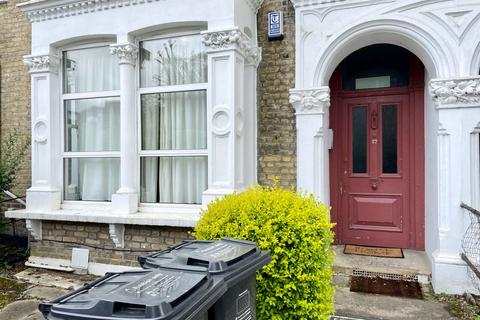 1 bedroom flat to rent, Queen Elizabeth's Walk N16