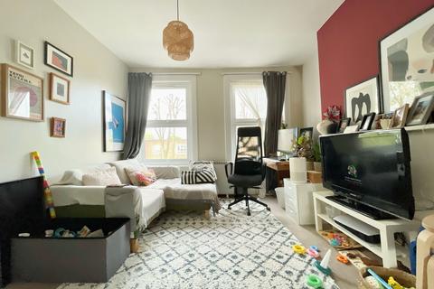1 bedroom flat to rent, Queen Elizabeth's Walk, London N16
