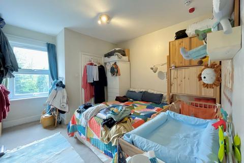 1 bedroom flat to rent, Queen Elizabeth's Walk, London N16