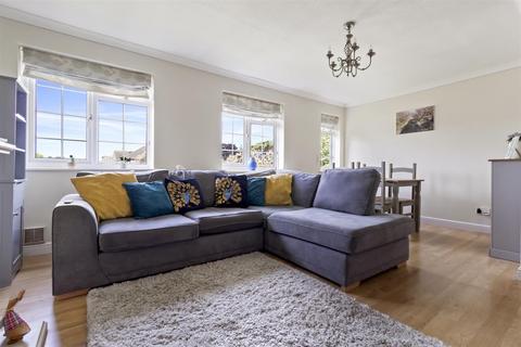 2 bedroom flat for sale, Nutley Avenue, Worthing BN12