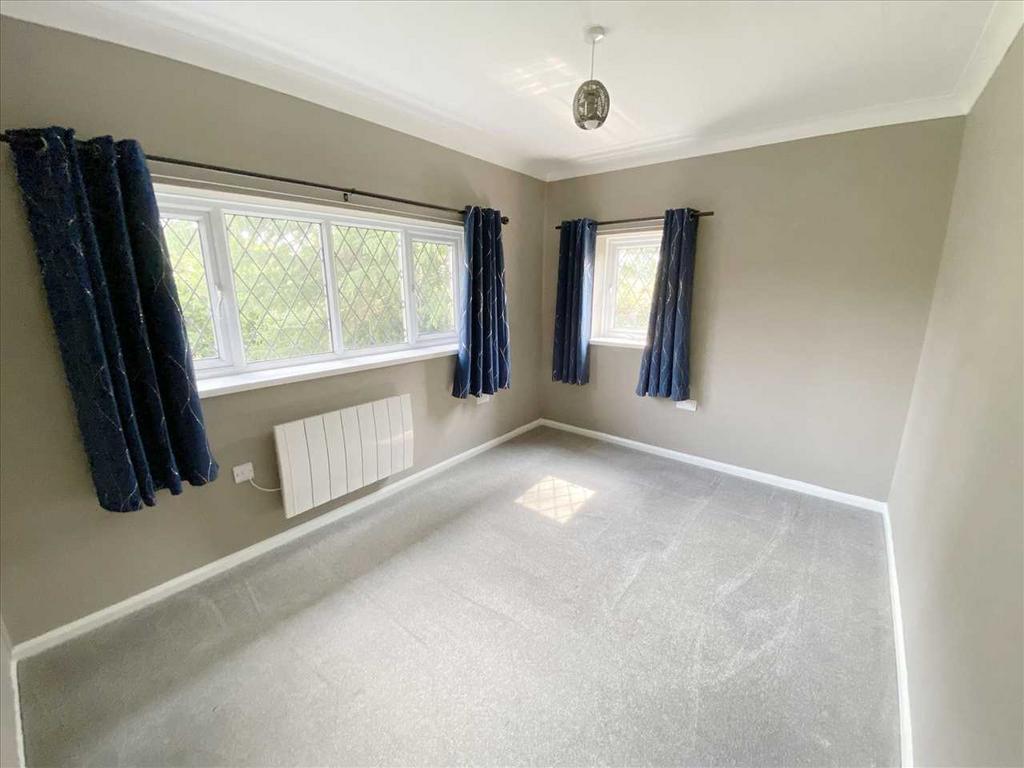 Bedroom 1: