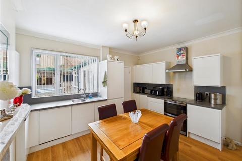 2 bedroom terraced house for sale, Queen Street, Pontefract