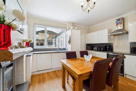 2 bedroom terraced house for sale, Queen Street, Pontefract