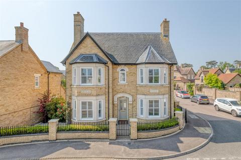 39 Bronte Avenue, Stotfold, Hitchin, SG5 4FB