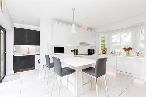 39 Bronte Avenue, Stotfold, Hitchin, SG5 4FB