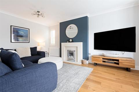 39 Bronte Avenue, Stotfold, Hitchin, SG5 4FB