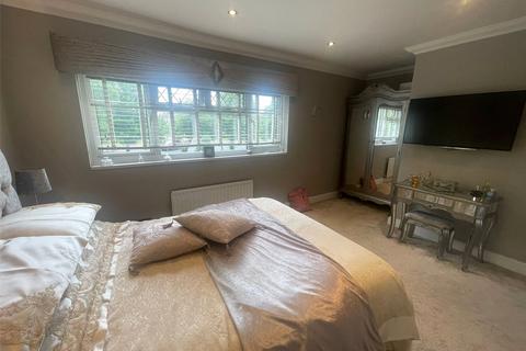 15 Boucher Drive, Northfleet, Gravesend, DA11 7JA