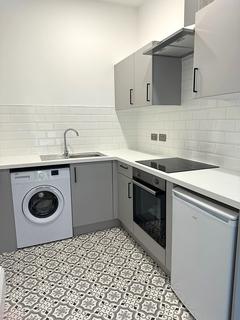 1 bedroom flat to rent, Flat 1 15 Kelso Road, LS2 9PR