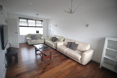 undefined, 17 Raynel Gardens, LS16 6BW
