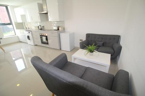 3 bedroom flat to rent, Flat 23A, 59-61 Clarendon Road, LS2 9NZ