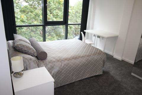 3 bedroom flat to rent, Flat 15, 59-61 Clarendon Road, LS2 9NZ