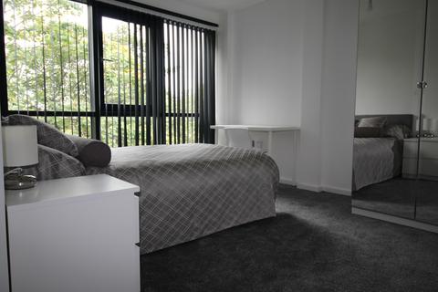 3 bedroom flat to rent, Flat 15, 59-61 Clarendon Road, LS2 9NZ