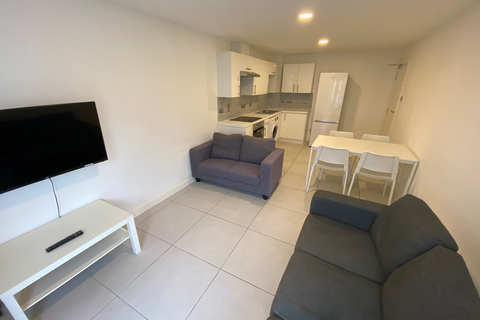 3 bedroom flat to rent, Flat 60, 205 Clarendon Road, Leeds, LS2 9DU