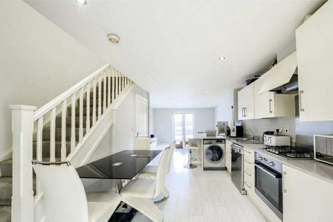 3 bedroom townhouse to rent, Warwick Road, Henley-in-Arden B95