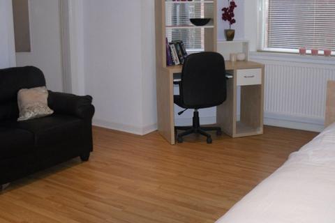 1 bedroom flat to rent, Flat 1A, 51 Clarendon Road, LS2 9NZ