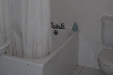 1 bedroom flat to rent, Flat 1A, 51 Clarendon Road, LS2 9NZ