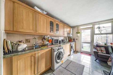 4 bedroom terraced house for sale, Malpas Road, Hackney, London, E8