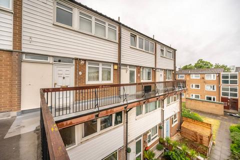 2 bedroom maisonette for sale, John Barnes Walk, Stratford, London, E15
