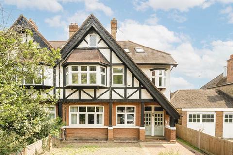 144b Argyle Road, London, W13 8ER