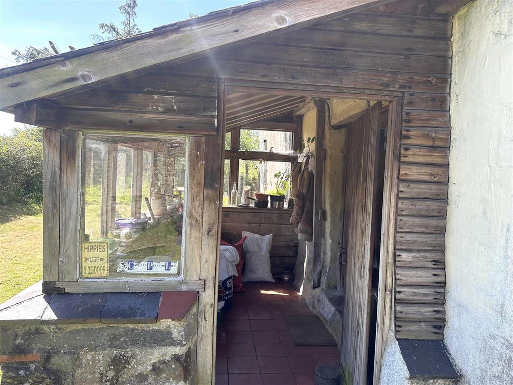 Front Entrance Lean-to Porch