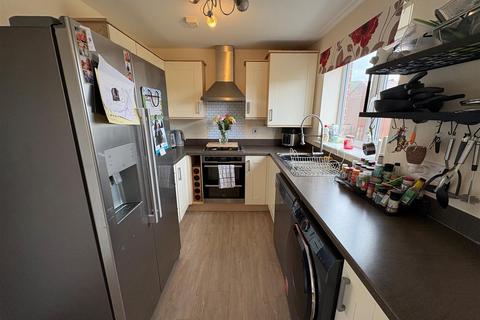 39 Allerton View, Thornton, Bradford, BD13 3AG