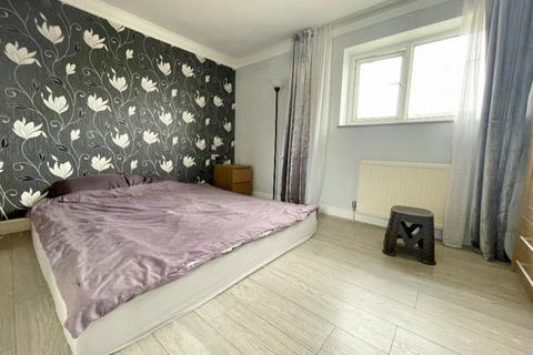 12 Argus Close, Romford, RM7 8NJ