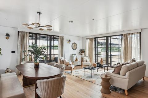 undefined, Cadogan Pier, Cheyne Walk, London, SW3