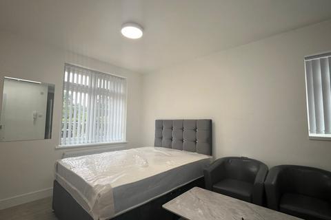undefined, Reddington Drive,  Slough, SL3