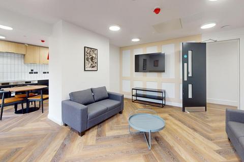 6 bedroom flat to rent, Thurloe House, Manchester M14