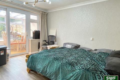 9 Chanterelle Gardens, Wolverhampton, WV4 5SH