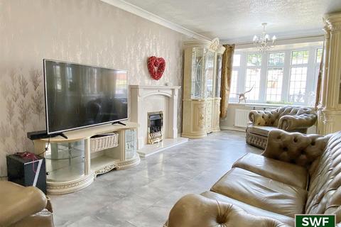 9 Chanterelle Gardens, Wolverhampton, WV4 5SH