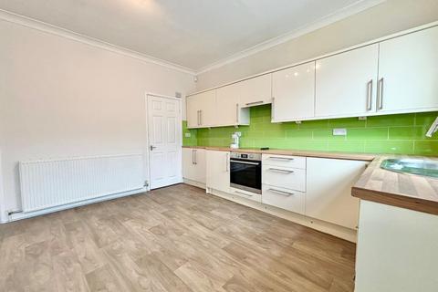 3 bedroom terraced house to rent, Wall Street, Barnsley, S70 1NR