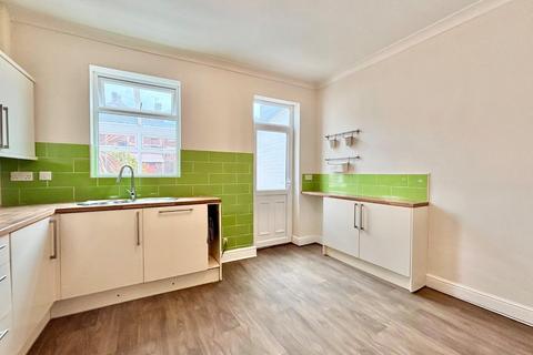 3 bedroom terraced house to rent, Wall Street, Barnsley, S70 1NR