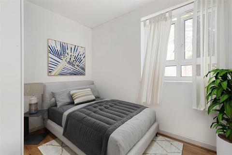 3 bedroom flat for sale, Star Road, W14