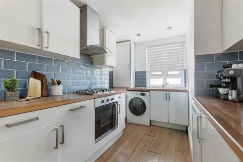 3 bedroom flat for sale, Star Road, W14