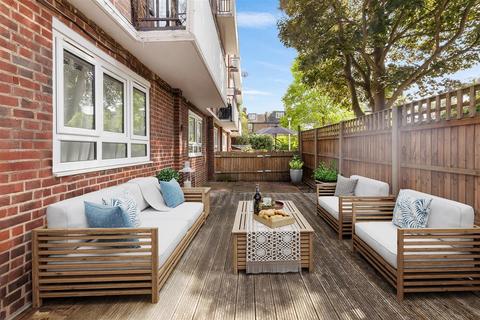 3 bedroom flat for sale, Star Road, W14
