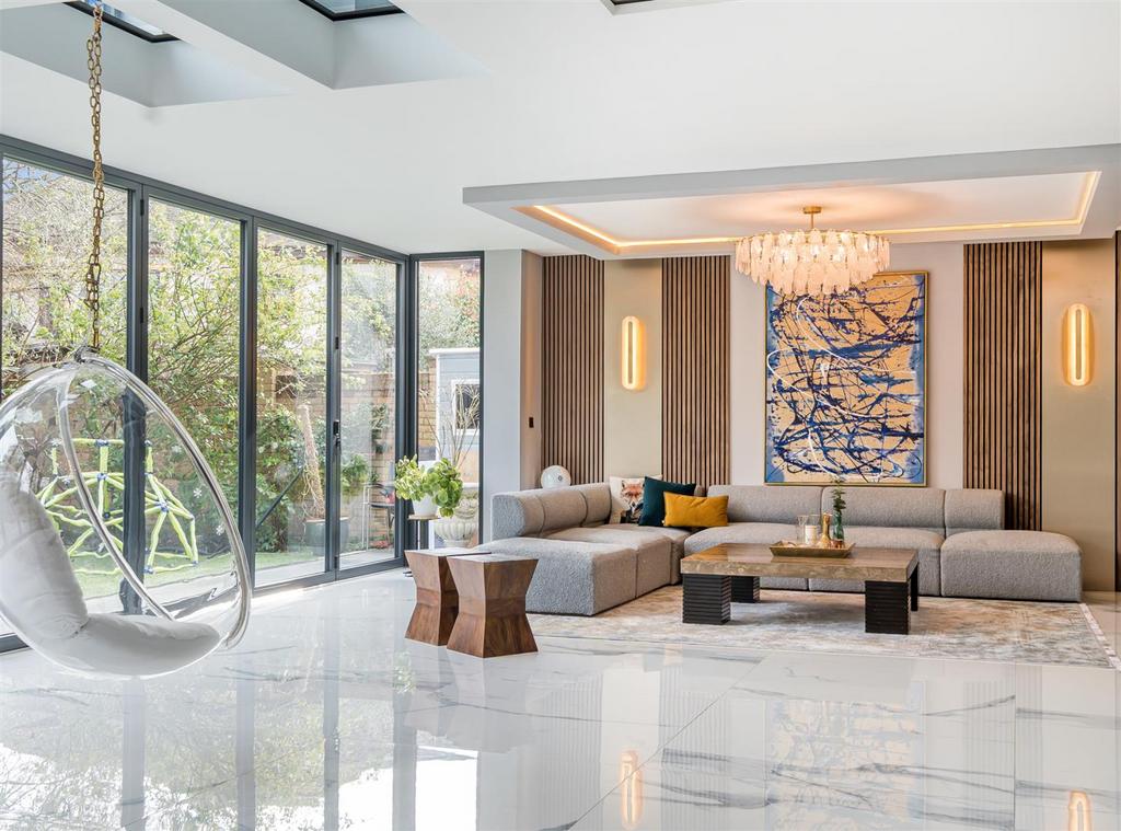 16458734 (8).jpg