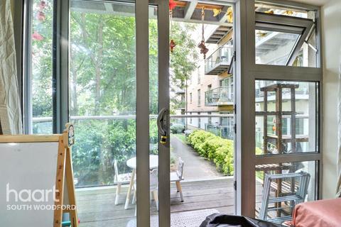 2 bedroom apartment for sale, Jubilee Court, South Woodford