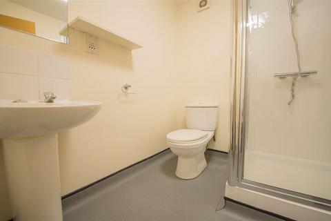 Studio to rent, Hornsey Road, Holloway, London, N7