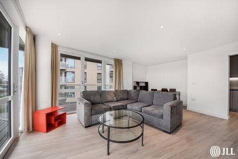 3 bedroom flat to rent, Devan Grove London N4