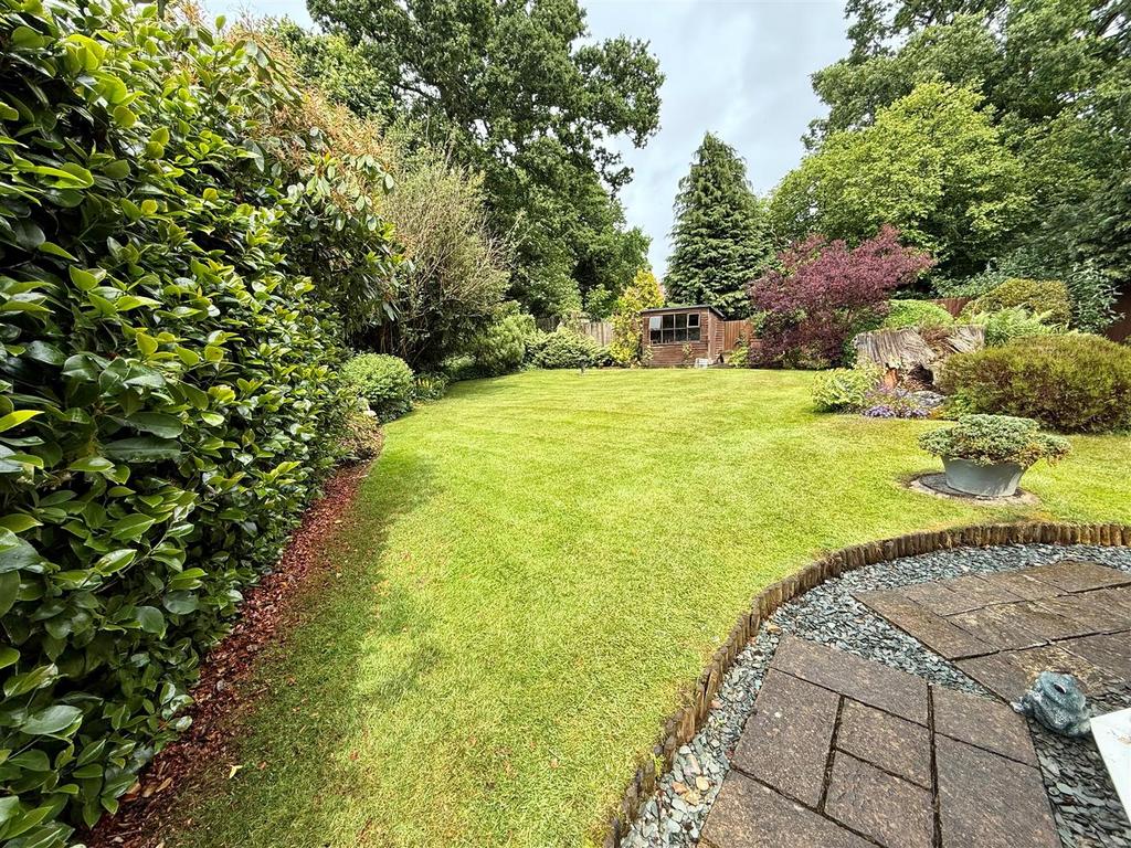MR29 Garden2.jpg