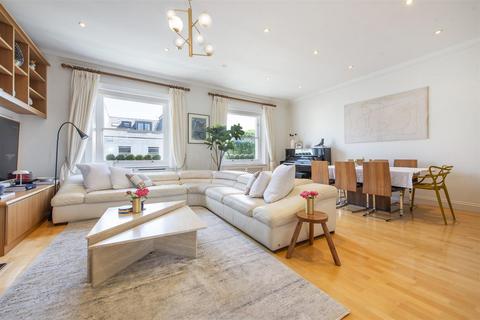 3 bedroom flat for sale, Belsize Square, Belsize Park NW3