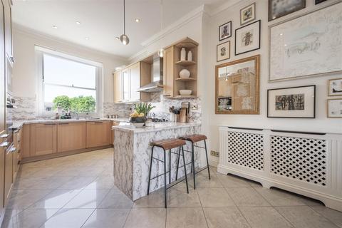 3 bedroom flat for sale, Belsize Square, Belsize Park NW3