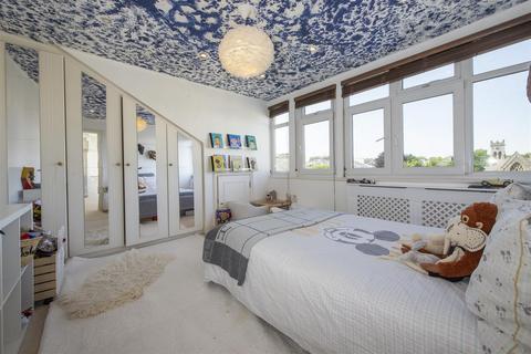 3 bedroom flat for sale, Belsize Square, Belsize Park NW3